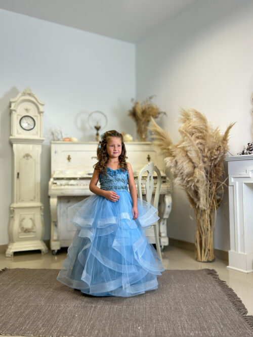 Little Princess Couture Dress with Floral Details — изображение 9